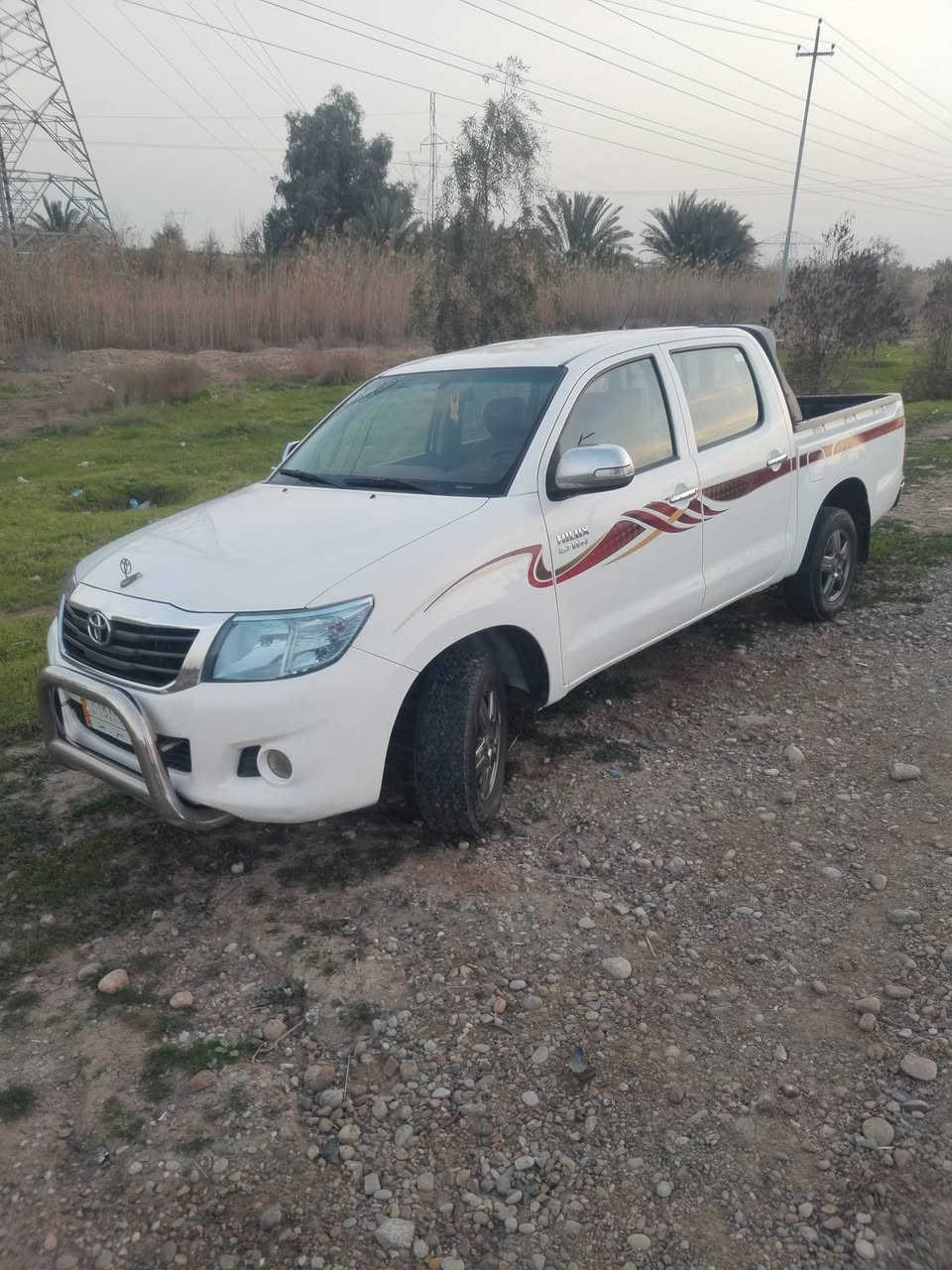 السلام عليكم تويوتا هايلوكس كير اوتوماتيك موديل ٢٠١٣ شاصي ١٢ مكفوله كفالة عامة محرك شركة مامفتوح لا صرف ولا بخار ماناقصهه اي شي رقم ديالى سنويه جديدة المكان ديالى بعقوبة *********** السعر ١٩٨ ورقة وبيها مجال حك الجية
