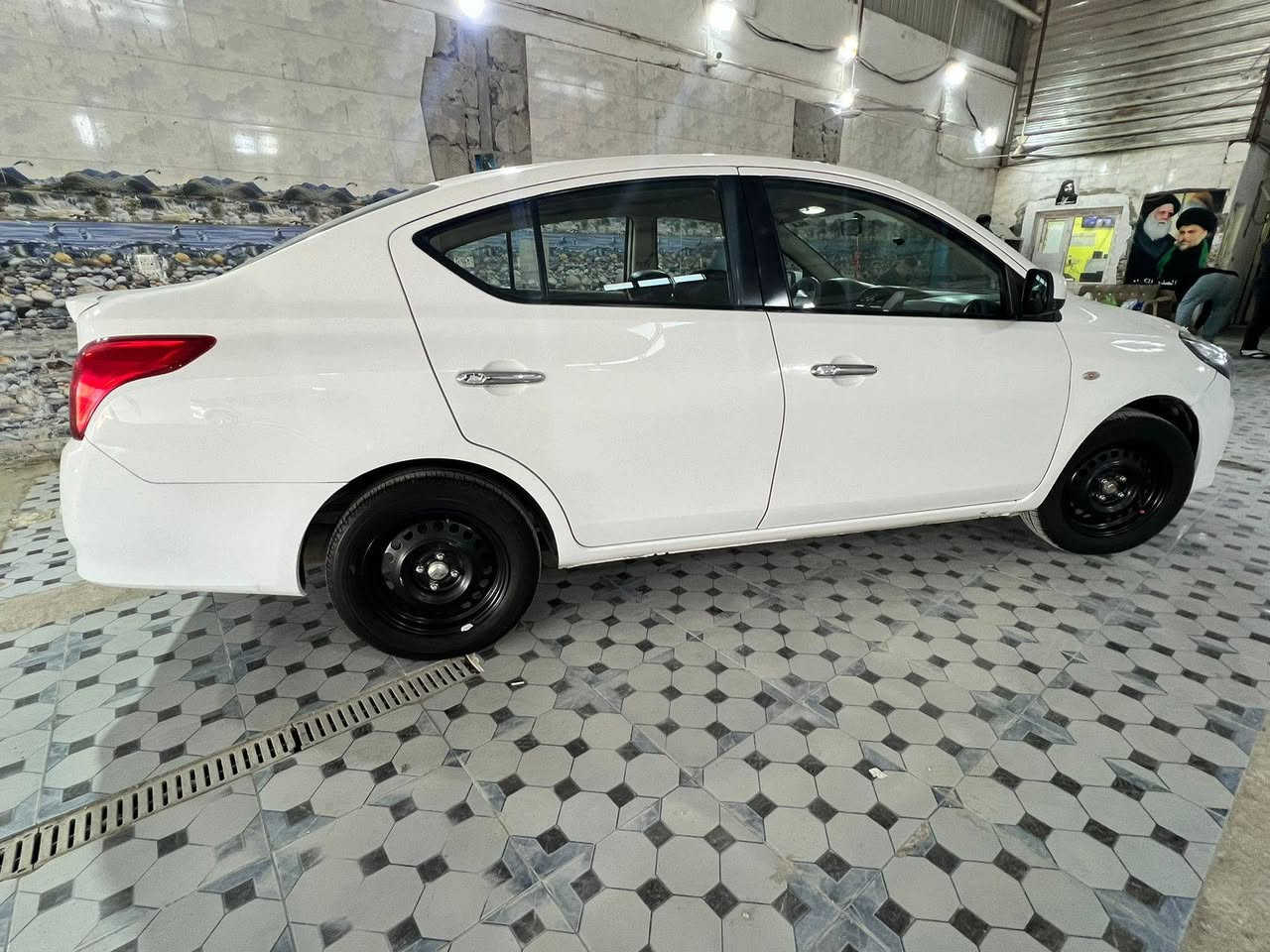 السـلام عـليكم نيسـان سـني ٢٣ مـعوقين
سعرها ١١٨ وبـيها مجـال بسيط وكـتاب الفحص موجود بالصـور العنـوان نـاصريه مركـز  ***********
