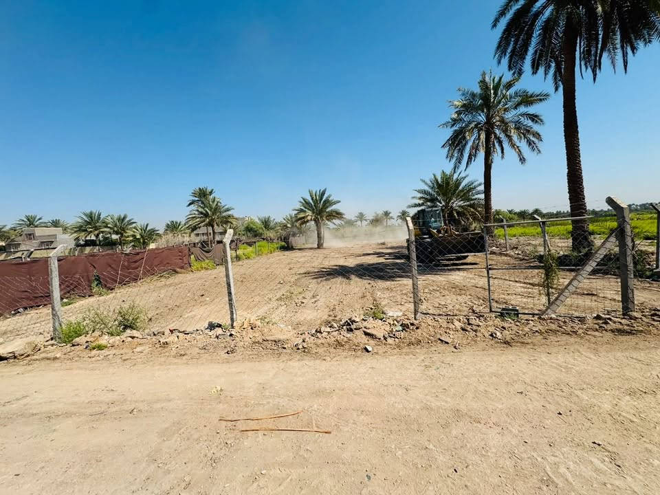 السلام عليكم 
للبيع  قطع اراضي  زراعية تحويل مباشر  سند 25 كافة الخدمات بأسمي في منطقة البوحمير تبعد عن الشارع العام ٢٠٠ متر وقطة مساحتها ٨٨٠ متر واجهة ٢٠ ونزال ٤٤ وقطعة ١٥٠٠ متر واجهة ٤٣ ونزال ٣٥ متر للاستفسار اكثر  الاتصال على الرقم ***********
