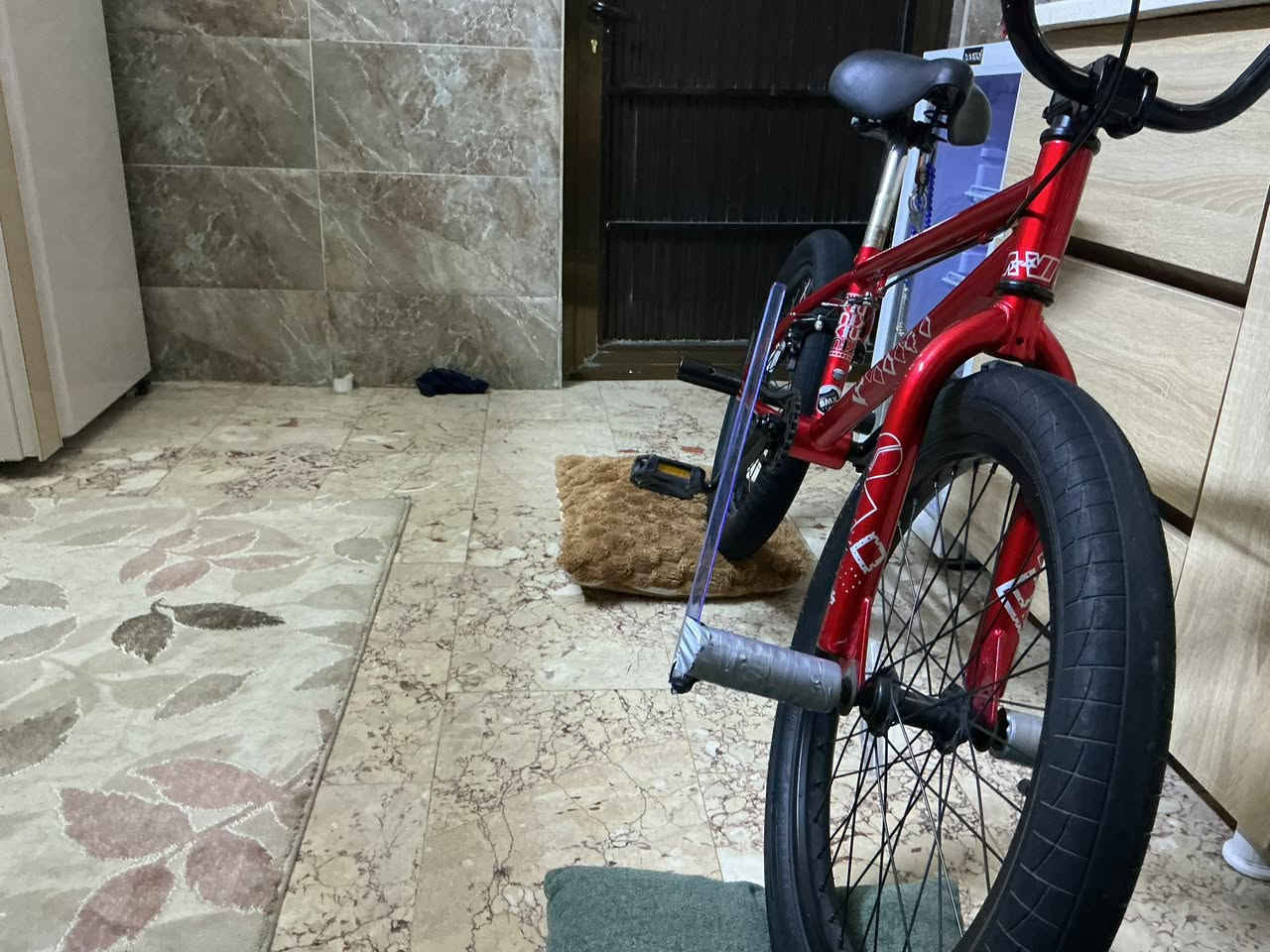السلام عليكم بايسكل BMX اوربا موديل 2021 جديد النضافه 99‎%‎ مكينه نحله بايسكل نادرا الوجود سعر 175 وبي مجال اتصل على الرقم ***********
