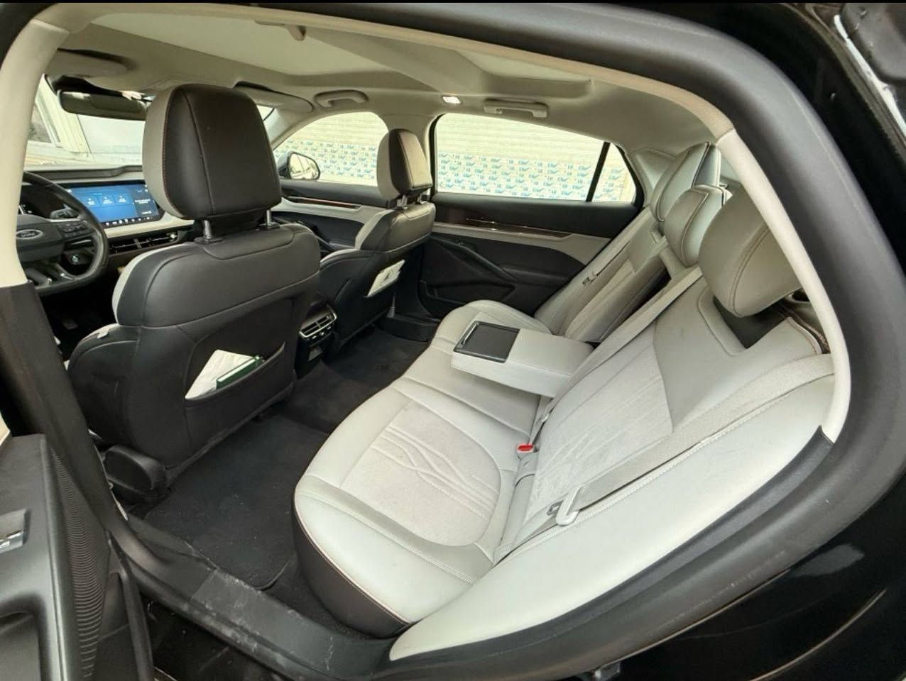 فورد تورس 2024
2000 turbo 
31.000 km 
صبخ قطعتين فقط موجود في الصورة كلش نضيف 
والدواخل سليم 
مكان السيارة كركوك 
السعر : 240 بي مجال 
للتواصل: ***********
