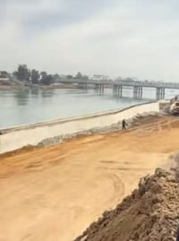 ارض للبيع المساحه 153 متر سنه طابو على الجهه النهريه موصل القديمه سنه ...