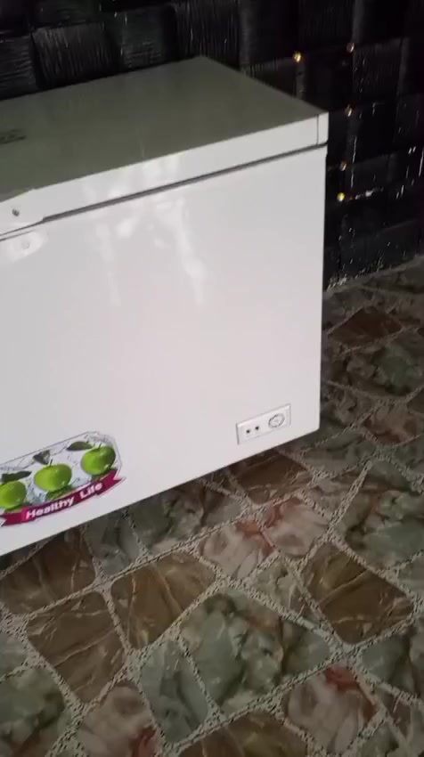 كنتور تلث بوب خشب قوي مو سوكي 
ومجمدة استعمال قليل حجم كبير للبيع 
مكانهم حي النصر 
لتواصل هذا رقم تليفون
***********
وسعر المجمدة 350 
ولكنتور 200
