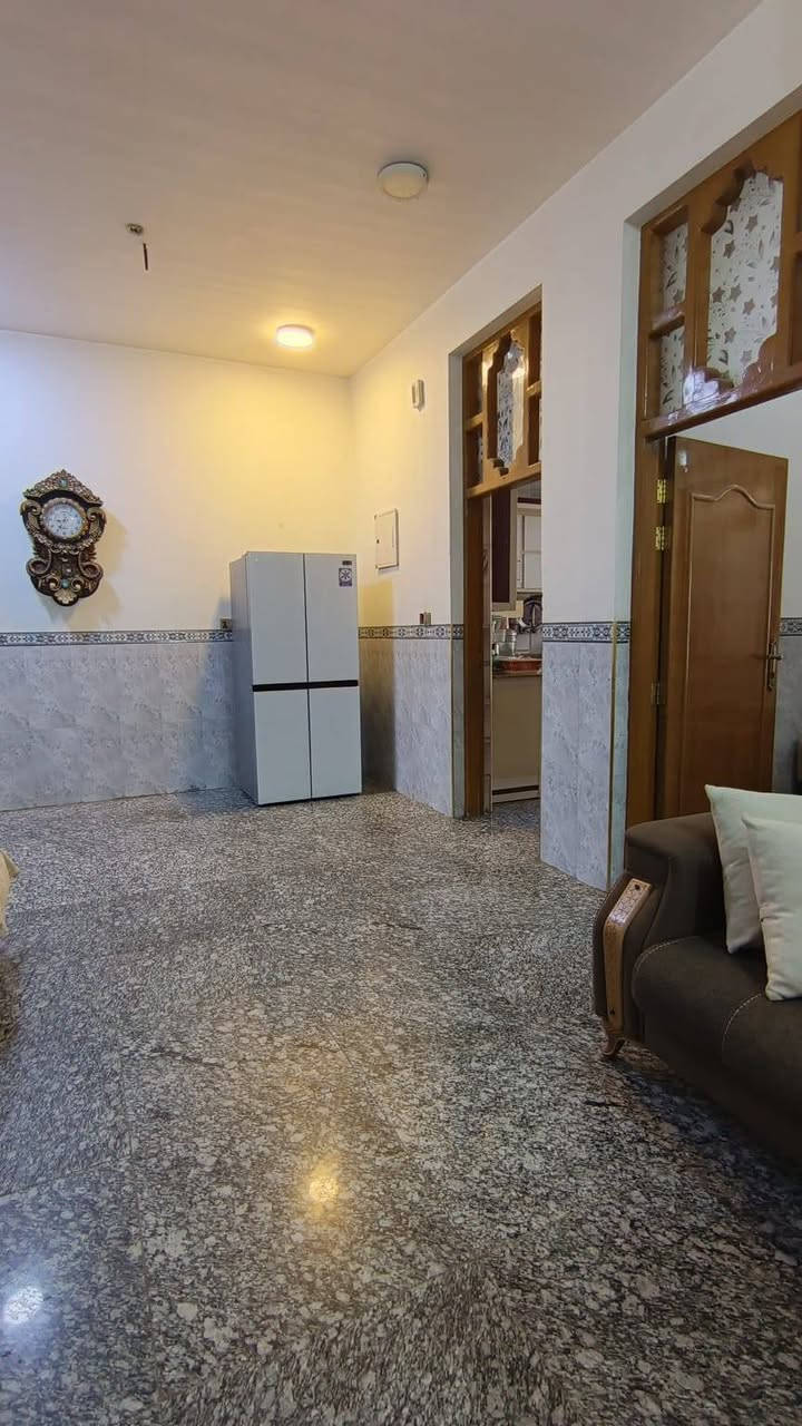 🏠 دار  لـــلـــبـــيــع 🏠 
 
الموقع : حلة .. ابي غرق حي السلام بستان حمد قرب مدرسة الصقور 
                                                        
نـوع الـعـقار:   (طابو صرف ) 
 مساحه 150 طابقين 
تفاصيل البيت
طابقين
الطابق الأول
غرفه + استقبال + مطبخ + هول +مجمع صحيات طرمه +صيحات خارجية
الطابق الثاني 
غرفتين نوم كلدور
سطح عالي وناصي 
يبعد عند الشارع ٤٠متر 
عرض الشارع ١٥ متر
السعر ١٤٥ 

------------------------
#لـــمـــزيـــد مـــن الــــعـــروض يـــرجـــى الاعـــجـــاب بالـــصـــفـــحـــة لـــيـــصـــلـــك كـــل جـــديـــد&
======================
#لـــمـــن يـــرغـــب فـــي عـــرض عـــقـــاره لـــلـــبـــيـــع فــي الـــبــيــج يـــرجـــى الــتــواصــل مــعــنــا ع الــخــاص 

#مـــكـــتـــب
 شهاب العبادي للعقار
#الـــكـــائـــن فـي ناحية ابي غرق - حي الجواد- قرب جامع المتقين 
------------------------------------------
لـــلاســــتـــفـــســـار الاتـــصـــال عـــلـــ

*********** 
***********
