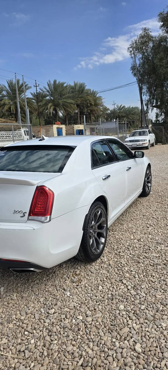 اوباما موديل 2013.  رقم اربيل بأسمي
صبغ نص جاملغ خلفي وباردات بسيطه داخل جلد مكينه جديده 
السعر ١٨٥
 العنوان  بابل  ***********
