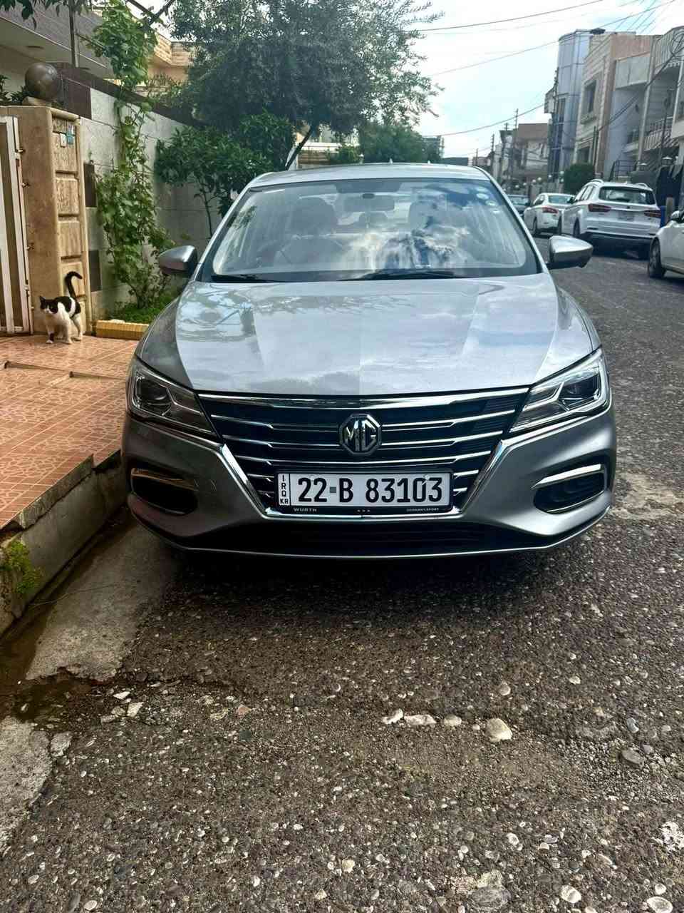 السلام عليكم للبيع فقط 
MG 5
LUXURY FULL 1/1
السيارة فول مواصفات شاشة كبيرة كامرات 360 درجة فتحة سقف داخل جلد ابيض وباقي المواصفات معروفة بالفول 
على ايدي زيرو اربيل
كفالة عامة بدون صبغ بدون اي ملاحضات اي نقص مابيها
ماشية 54,000 كيلو 
سنوية هزة رقم اربيل جديد 
سعر 110 وبيها مجال
عنواني اربيل 
غير متواجد عالفيس 
شراي اتصل واتساب 
 ***********
