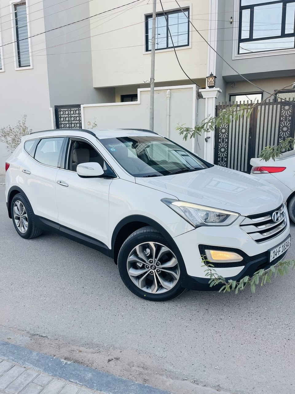 سلام عليكم 
للبيع أو مراوس حسب القناعه 
هونداي سنتافيا 2014 خليجي مكفوله 
من الضربه والصبغ والبارد والتبديل حتى الدعاميات وكفاله محرك وكير رقم دولي جديد باسمي تحويل ثاني يوم سبعه راكب ثلاث قطع تبريد تحكم ستيرا وكامره بالمرايه بلاديه ومري شفط تخم تاير وحداديه كله نافضه جديد مابيه نقص الحمدالله جاهزه 
مكاني البصره الجبيله قرب مول بصره تايم 
للاستفسار 
***********
