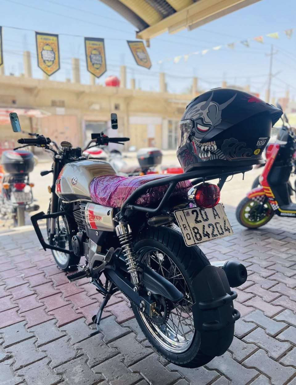 السلام عليكم ورحمة الله 🫡
دايوان لايتي للبيع او مراوس #مرقم ديالى مشروع وطني 

                 بإسمي شرط التحويل 👥

موديل 2022 برغي ما نقصها ولا مفتوح منها 
#عنوان ديالى الخالص قرب فلكة مصطفى جواد 
أي ستفسار اكثر اتصل   ***********   ***********
