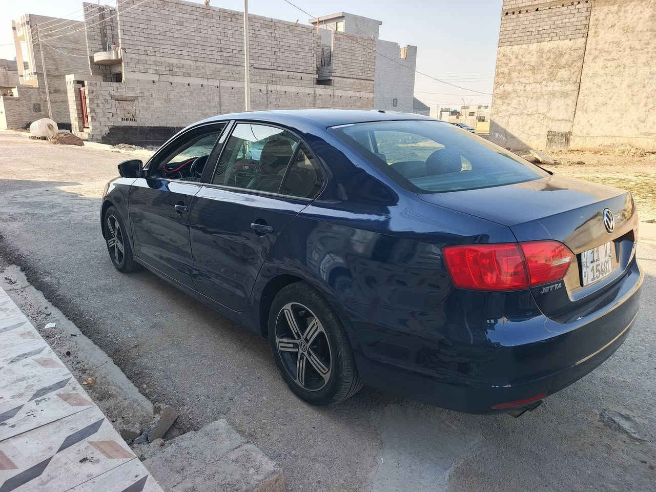 فولكس واكن جيتا موديل 2012 رقم بغداد الدولي جاهزة مابيها نقص برغي ادامة كاملة صبغ احزام بدون دواخل بدون دواخل ماشية 96 الف 
مكينة خمسة سلندر المرغوب السيارة بعدها جديدة على وضع الشركة 
كشنات جلد تبريد ثلج كامرة خلفية بلادي مثبت سرعة تحكم ستيرن جهتين موجود فيديو قبل الصبغ 
***********
السعر 89 وبيها مجال بسيط

