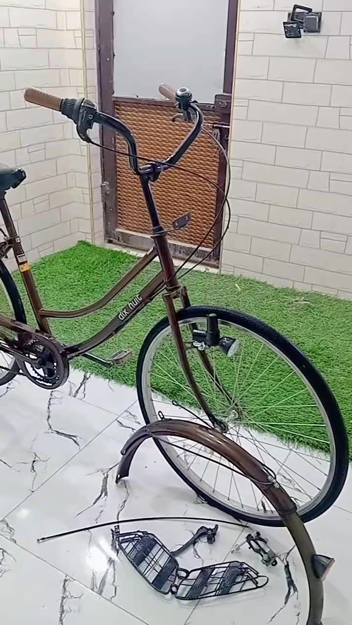 بناتي لون مميز مديل2020 بداله  غراضه كامله بريكات جاملغات حمالات ناصرية مركز السعر 130وبي مجال هواي
***********
