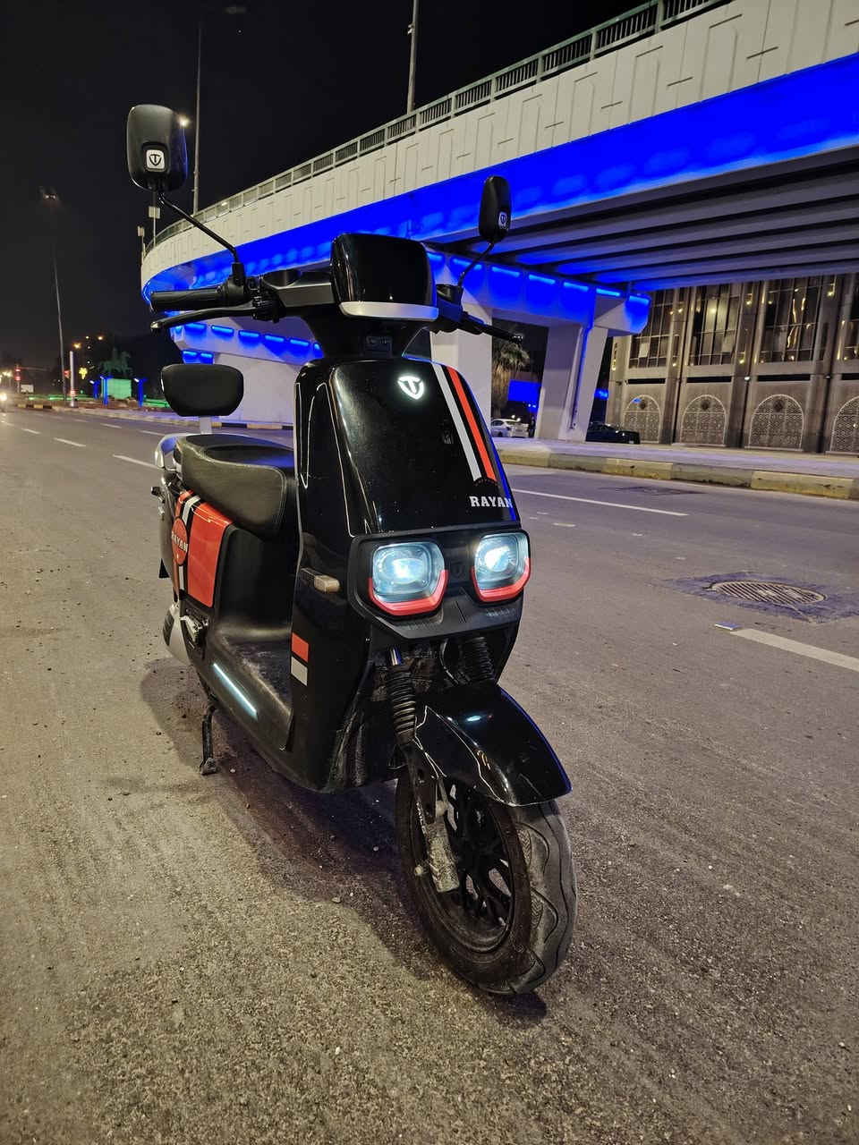 ***********مكان بغداد السعر 
750 وبيها مجال موديل 25
