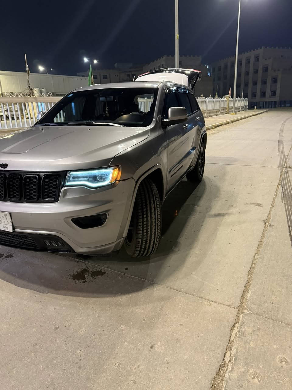 جيب شيروكي بلاك توب
2021 

داخله سرقه

مواصفات السيارة

1-رادارات جانبية 

2-حساس خلفي 

3-توقف ذاتي

4-ستيرن تدفئه

5-نضام ECO

6-مانع انزلاق

7-جنطة كهرباء

8-ويل كب كروم اسود 20

9-كشن سايق كهرباء وباقي جلد مطعم مخمل

10-تدفئة وتبريد بالكشنات

11-اطفاء ذاتي للمحرك لتوفير الوقود

12-شاشة كبيرة نضام Gps

13-تبريد قطعتين 

14-تشغيل واطفاء عن بعد

15-بصمة ابواب

16-مري جانبية هيتر مع عاكس للضوء 

17-كامرة خلفية دوارة-

18- لايت والبلوجكتر الامامي عدسة

19-بصمة ابواب

العنوان الكوت @واسط مركز المدينه

رقم الهاتف ***********
