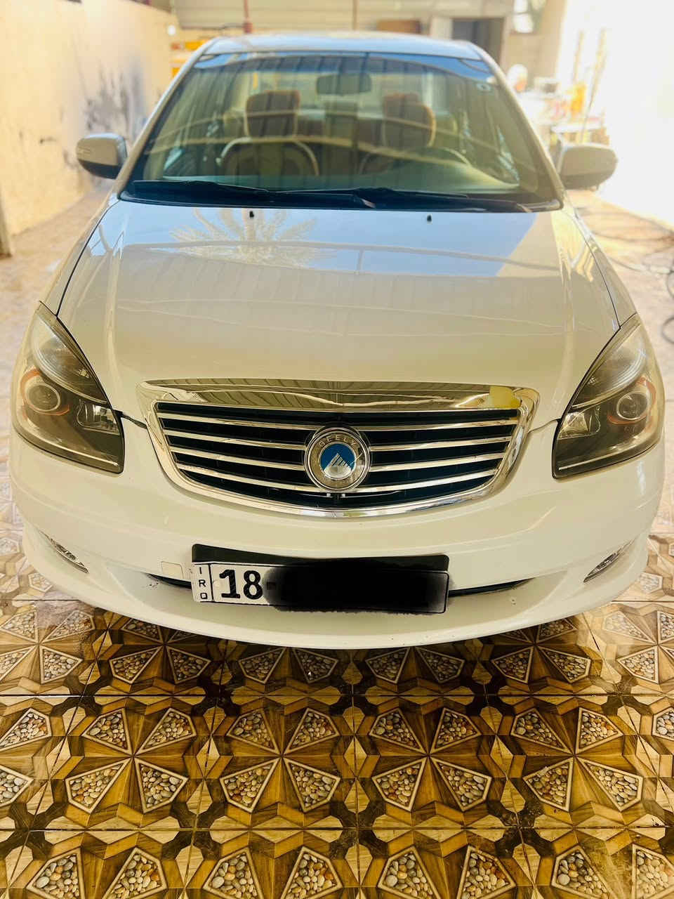 السلام عليكم
جيلي موبل موديل 12رقم إنكليزي بابل مصفرها غرامات 

السياره مكفوله لا صبغ او لا تبديل او لا ضربه نضيفه كلش 

مكينه او كير مكفولات حداديه جديده تخم تاير تبريد تدفئه 

مكان السياره بابل حي الجزائر السعر 63او بيها مجال 
رقم الهاتف ***********
