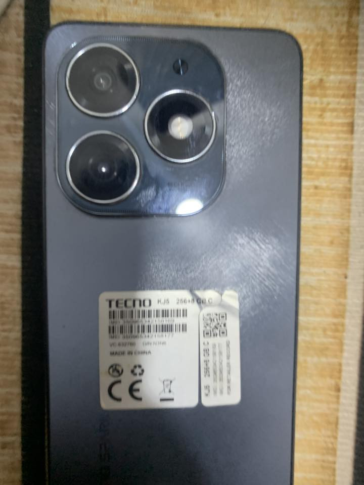 ‏سلام عليكم جهاز تكنو Spark 20 ذاكرته 256 جهاز ما مفتوح جديد استخدام قليل ‎07 840 0151 75
