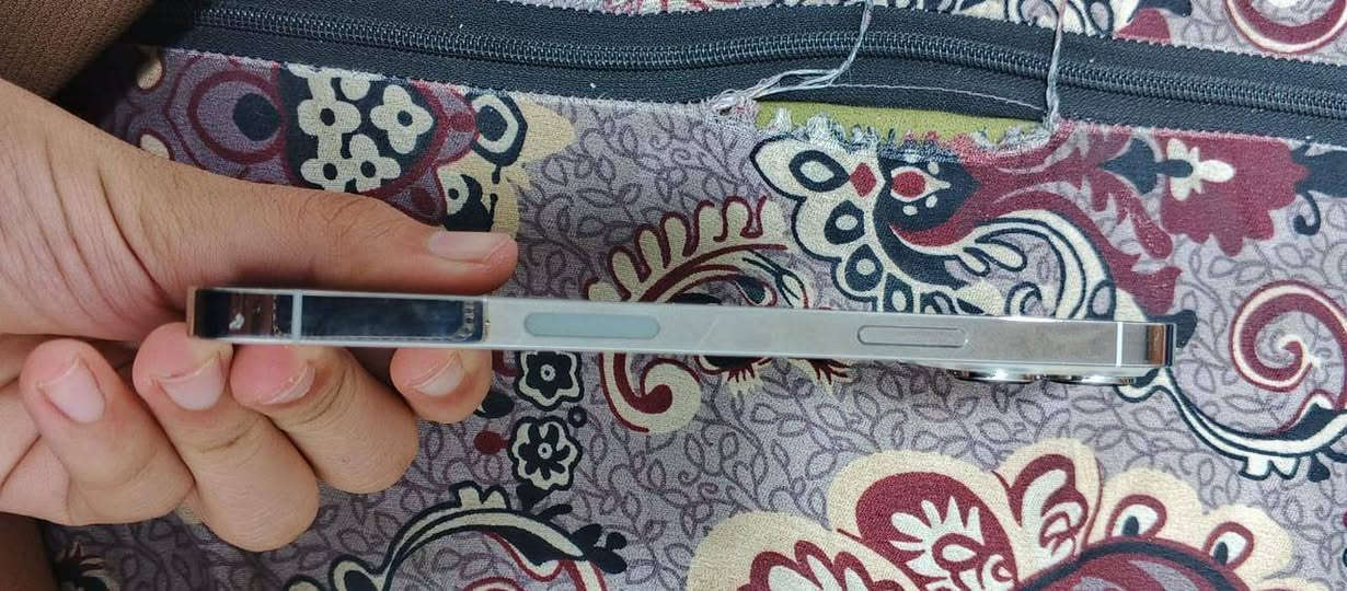 ايفون 13 برو ماكس للبيع
بدون كارتون 
جهاز نضيف جدا 
بطاريه 71%
لون أبيض 
السعر 300 الف 

تعديل / توصيل موجود لكل العراق اخوان

رقمي للاتصال *********** وبيه واتساب
