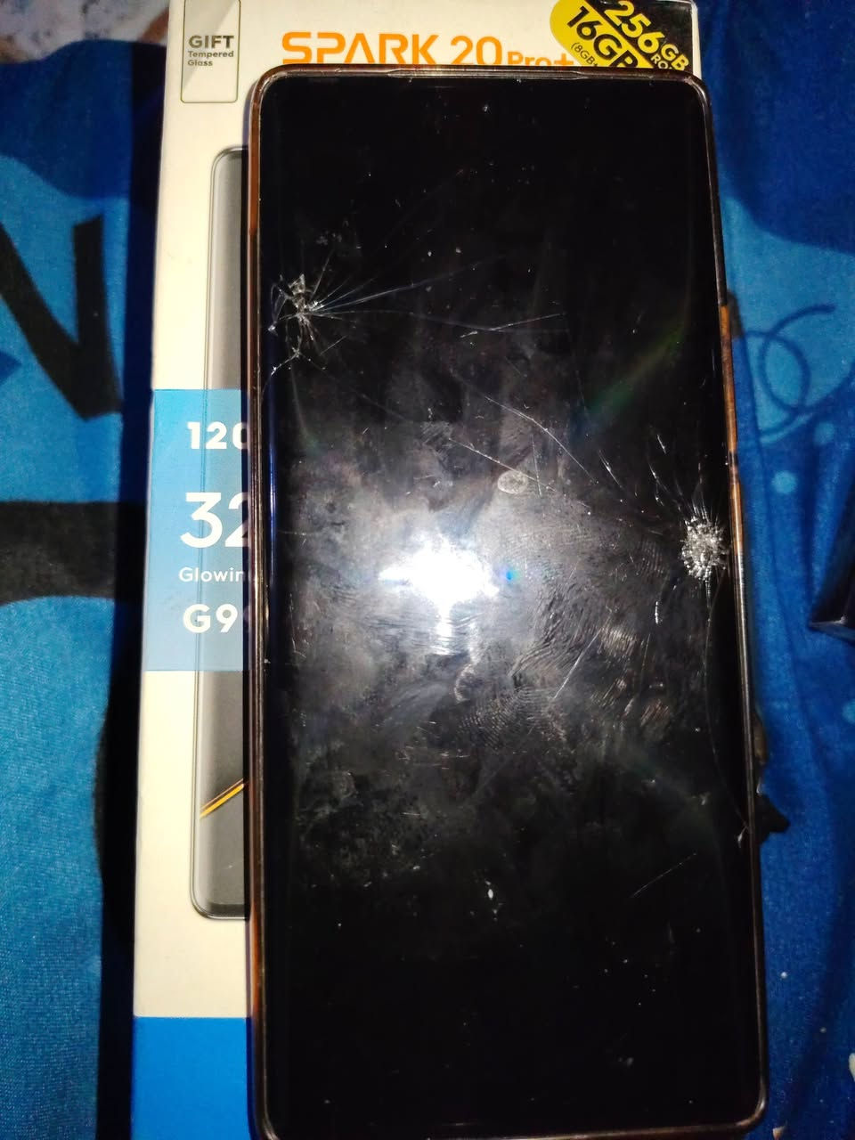 تكنو سبارك 20 برو بلاس جهاز شاشه منحنيه بس بي ضربات بشاشه ما اثرات ع جهاز ببجي طلقه 60 فريم جير سكوب فول ومكفول من كلشي معلومه لجهاز اجت وجبه منه ونكطع  سعره 200 بي مجال ***********
