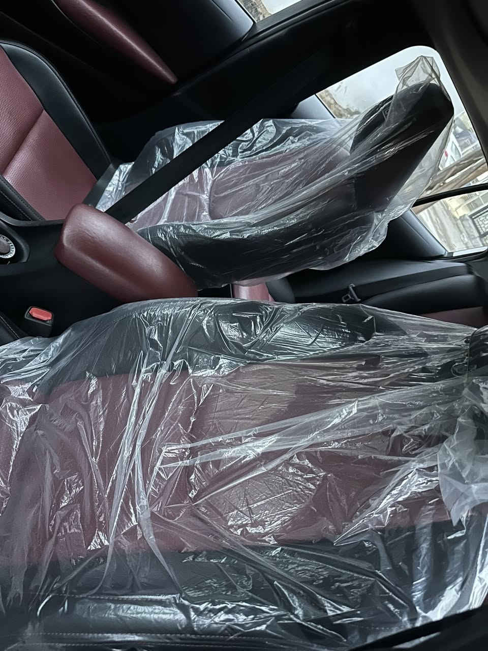 السلام عليكم
للبيع 
كورلا هايبرد خليجي فول مواصفات جي ار 
ماشيه ١٢ 
سعر ١٥٥ 
***********
