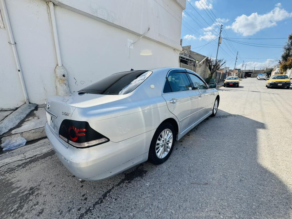 سلاو لە هەموو لایەک
شاهینە ٢٠٠٥ ی براوە ناوزەرد سەلاجە و تەبرید مەرکەزی  کامل جاهیز کراوە  تەبرید ساردو گەرم مەزبوت  هەمو گیانی بەشەرت مالی دۆستە 
شوین جەمجەمال 
ژم ***********
