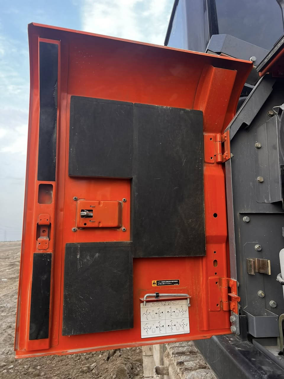 السلام عليكم حفارة للبيع
داش سكس 200 مديل 2019 اصل 
منفيس حفارة مكفولة من فتح وصبغ 
عدد ساعات العمل 4000 
للاستفسار التواصل على الرقم
***********
