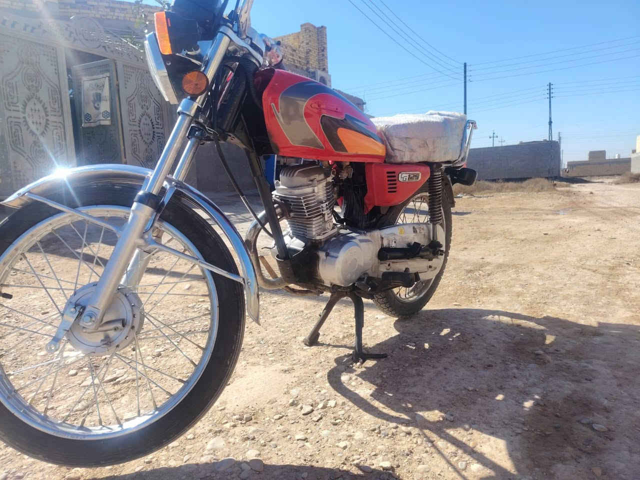 السلام عليكم اخوان دراجه للبيع اوراقها اصولي الشراي يتصل ع الرقم ***********
