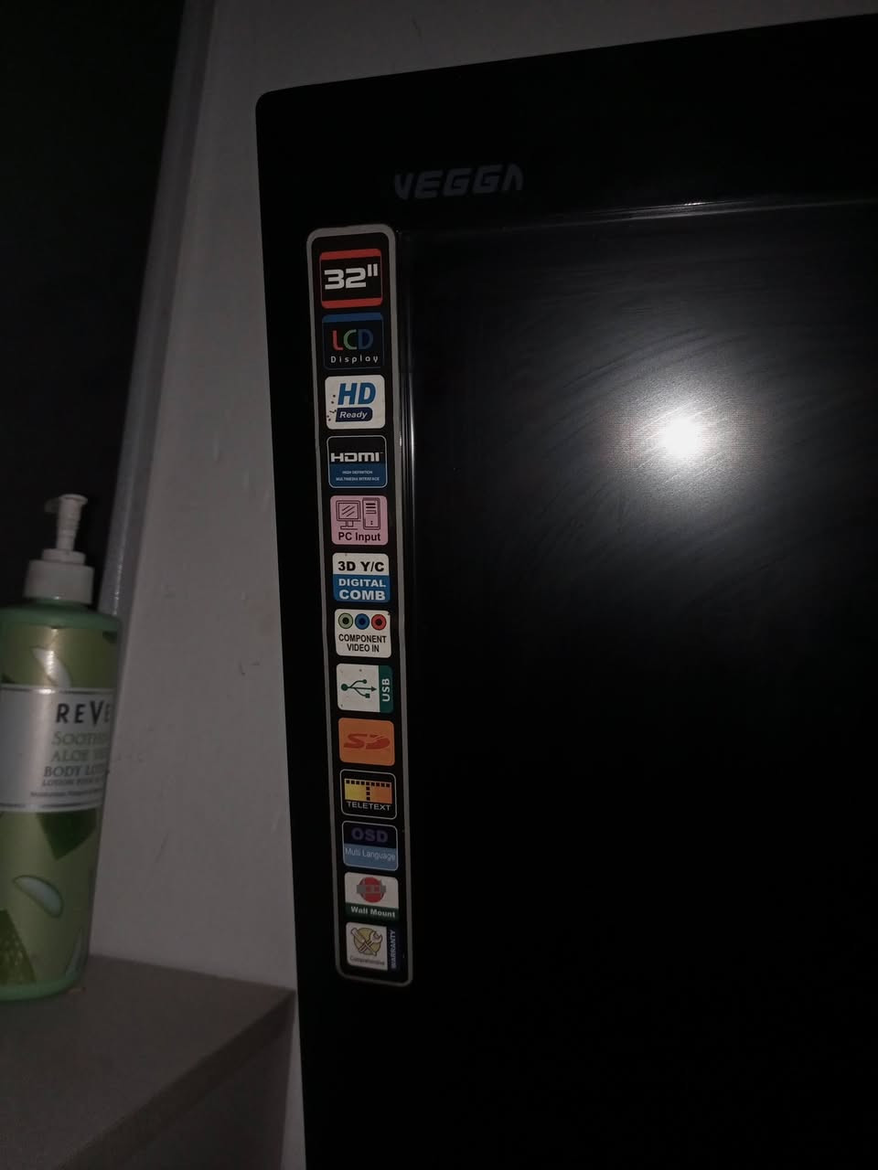 pc للبيع
الموصفات 
intel core i5 4670 4core 4threads
يجي مع كرت داخلي  
الهارد ssd128 hdd512 
الرام 16 ddr3 
الكرت 1050ti 4g asus 
يجي مع الشاشه الزغيره حجمها 18.5 
دقتها 768 HD vga تجي مع محول من vga الى hami
 ويو اس بي يجي وياها
يجي وياها يد اكس بوكس وسماعة

سعر بس كيس ب270.كاملة مع الشاشه والكيبورد والماوس واليدات والسماعة واليو اس بي  ب360 وبيها مجال للطيبين
 الاستفسار اكثر خاص


**إذا كنت صاحب هذا الإعلان وتريد حذفه لأي سبب، رجاءا أرسل رسالة إلى الدعم الفني**