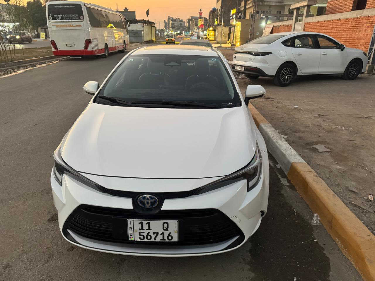 السلام عليكم
للبيع كورلا هايبرد 

فول موصفات استعمال قليل 

مكان بغداد ‭0770 920 4659‬
