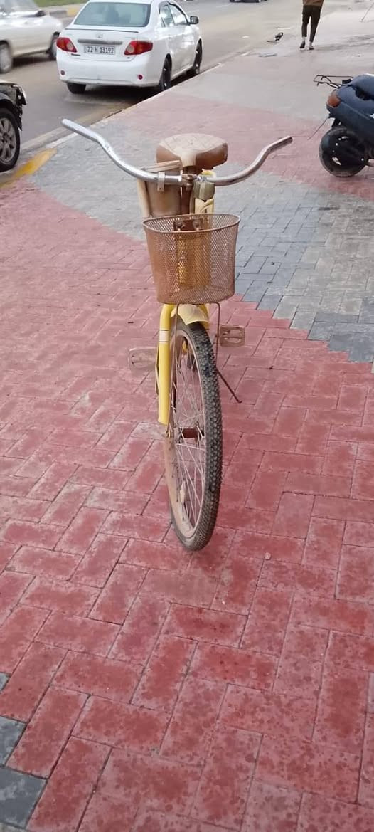 سلام عليكم للبيع باسكل لون أصفر بريك مكينه تأيرات جديده غراضه كامله مكاني بكربلاء سعر ب90 وبيه مجال رقم الهاتف *********** رقم الواتساب ***********
