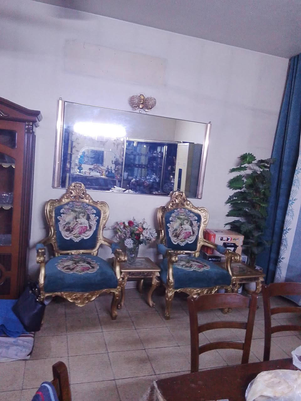 السلام عليكم يوجد غراض بيت للبيع المراسلة عبر المسنجر وتصال عبر الرقم ***********
