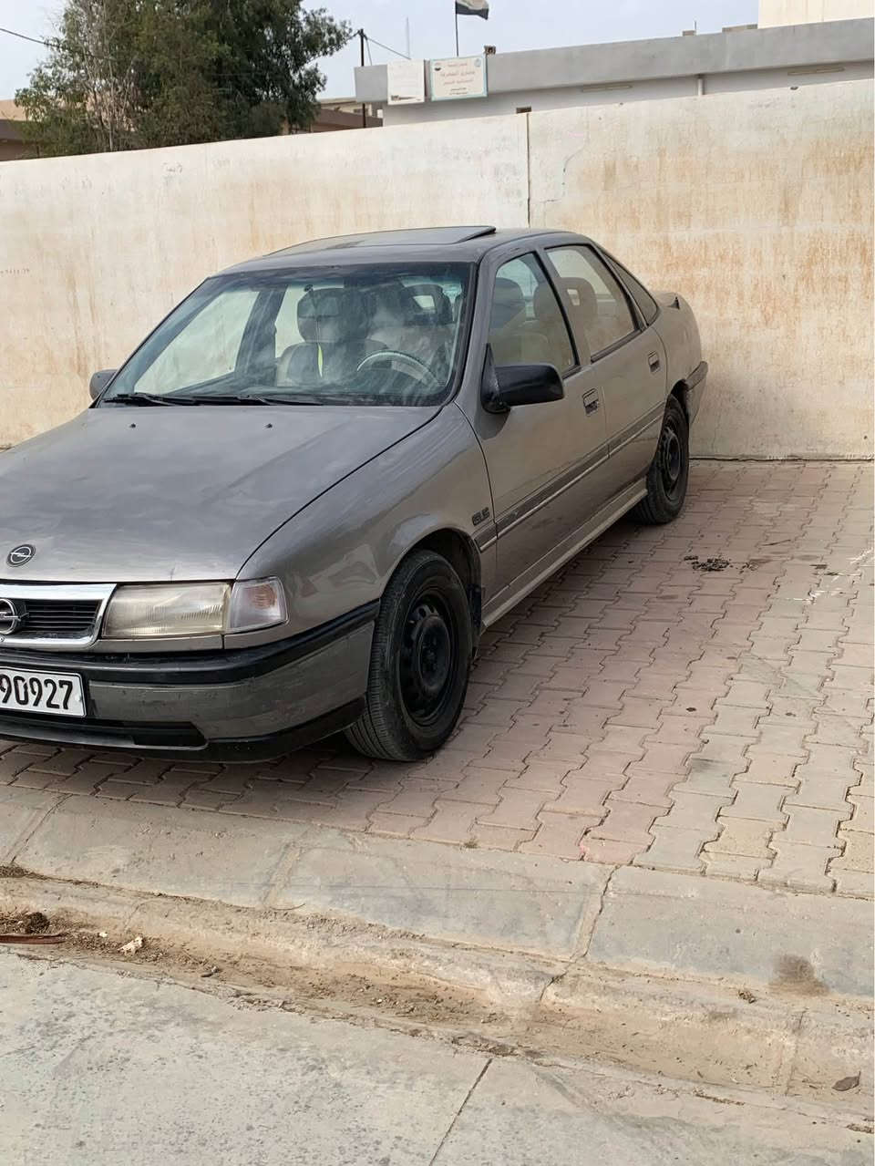 فكترا موديل ١٩٩٢.  حجم ١٨. كير اوتو ماتيك

كوبون بانزين بي  سياره جاهز كله تمام كير ومحرك وصدر  وتايرات جديد وبطاريه  شرط تحويل وغرامات

سعر ٤٢ 

مكان كركوك قضاء الدبس 

*********** كركوك, العراق
