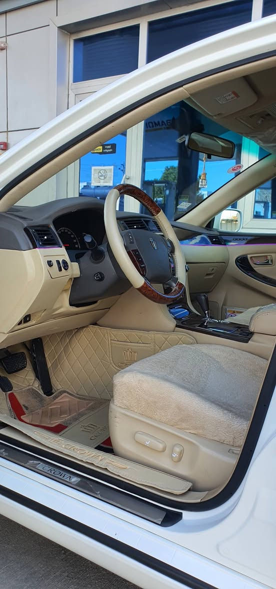 بەناوی خوای گەورە شاهینە ساخ  ساخ 
2007 ناوزەرد ساج مەلەکی بێ بۆیاخ ی ئەوروپا  47هەزار km ڕۆشتووە بێ چاڵوشوخت 
3دوگمە پەردە کوشن کارەباوخەزن سوکان کارەبا
تایەو ویلی نەوتی کامل مەسرەف دەعامی بۆدەعامی بەشەرت بێ تەقەوڕەقەیە چرکەی تیانیە دەشبڵ وفوڕمیکای لۆک شکاوی نیە 
ڕەسمی سۆنەرەکەیم داناوە 
  شوێن سلیمانی 
***********
***********
