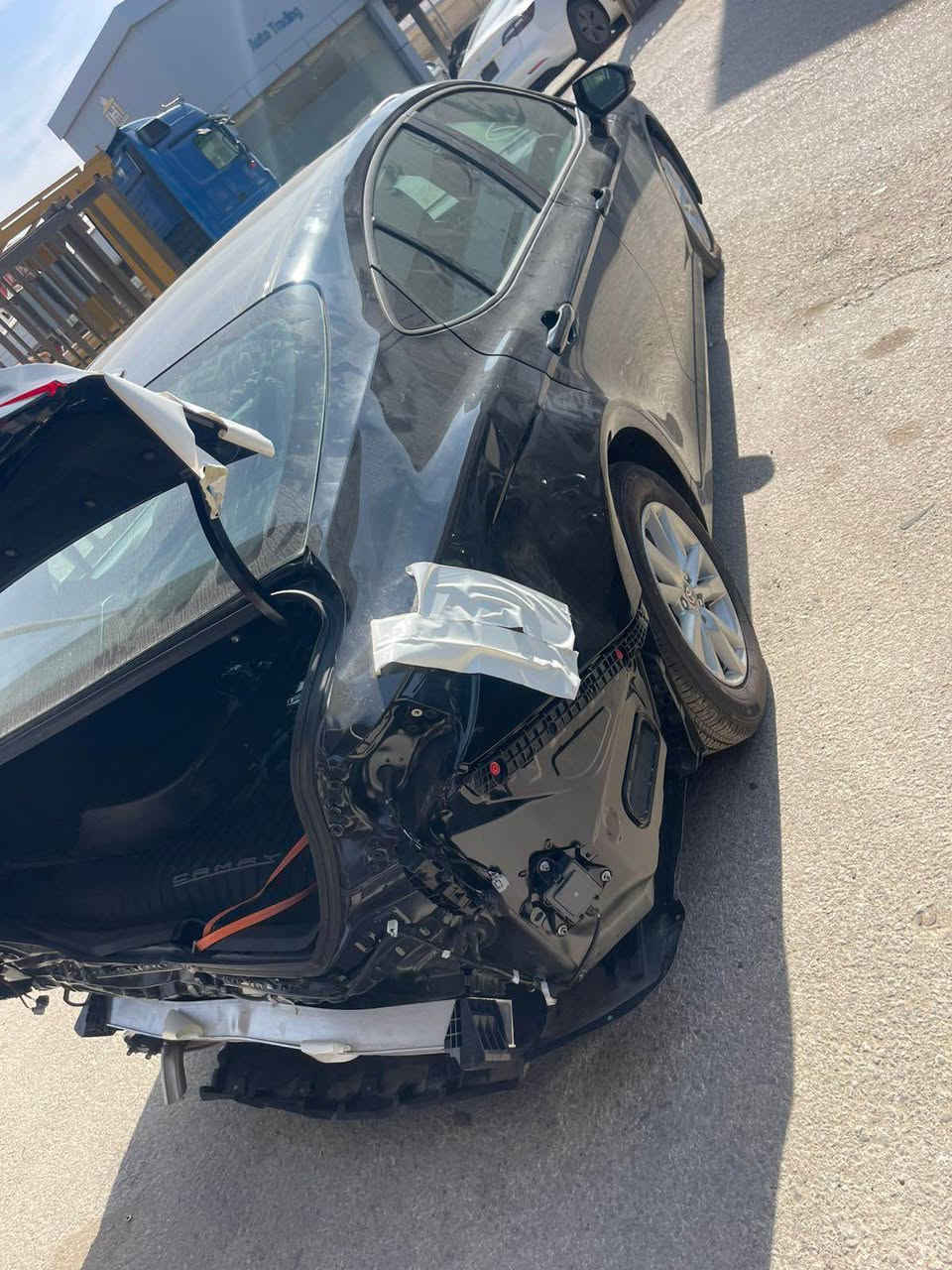 تويوتا كامري  هايبرد LE 2025 
اعلى مواصفات فئة الـ LE
المواصفات فول تحكم ستيرن 
كشن كهربائي قطعتين تبريد 
زر التشغيل بصمة start
  بصمات ابواب  سايد بريك كهربائي
رادار فول امامي خلفي رادار مراية جانبية
اشارة في المري الجانبية LED
رادار تحديد مسار نقطة عمياء
مانع انزلاق تركشن تحكم في الجر 
اوتو هولد اشارة بالمري الجانبية 
السيارة امريكية موجودة بعمان توصل لبغداد 
خلال 3- 5 ايام السيارة على وضعهة بدون تصليح 
ضررهة جامرلغ خلفي جهة السايق + الصندوك قبق الجنطة
السيارة زيرور ماشية الفين ميل 2000ml رصعات بسيطة تصلح كما موضح بالصور 
السعر واصل بغداد (205) ورقة  للاستفسار 
***********
موجود واتس اب بغداد, العراق
