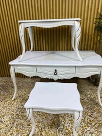 طاولة • ميز • طاولات منزلية • ديكور • طاولة صغيرة