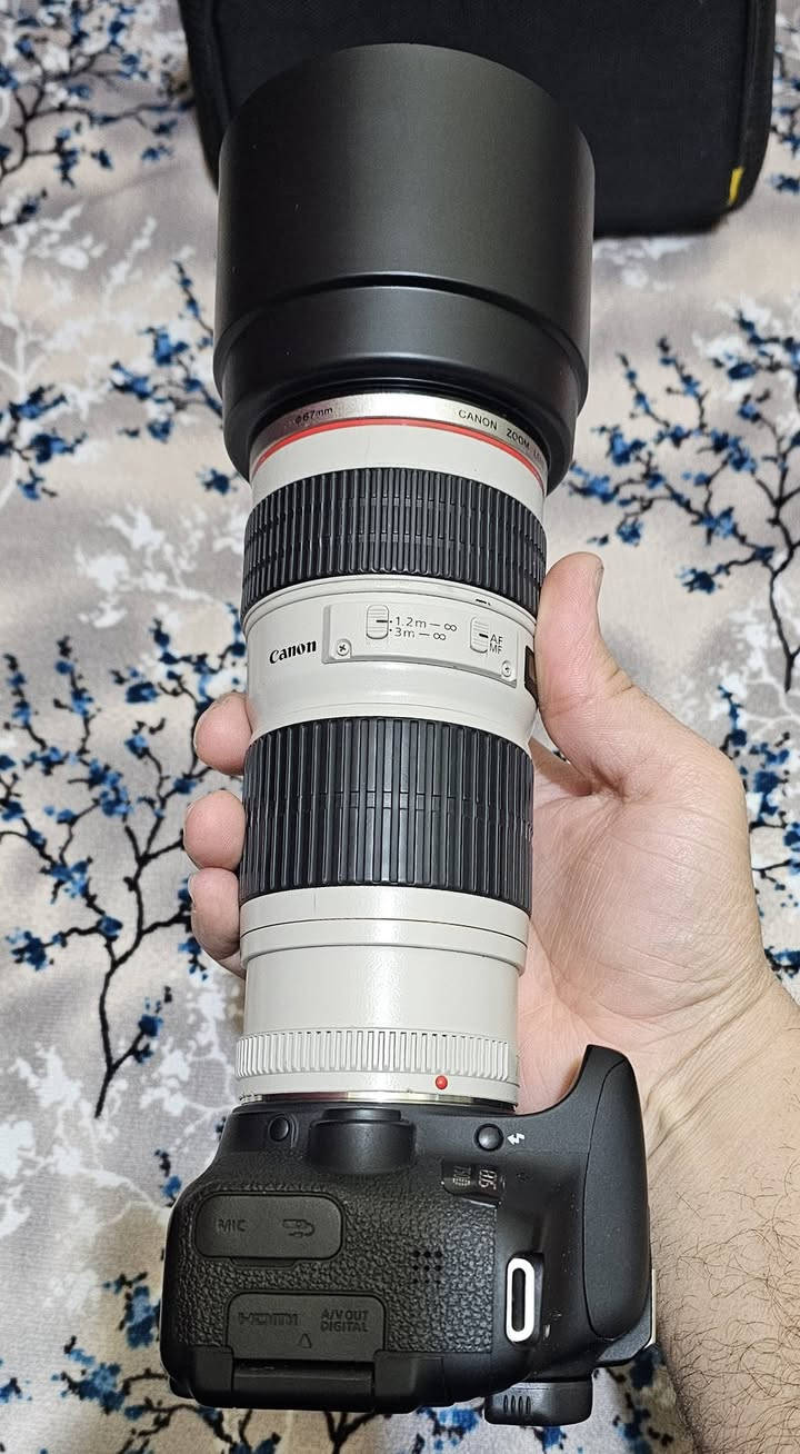 السلام عليكم كامرا كانون 750D مع عدسه 70 200 
كع كامل ملقات فلاتر عدد ٢ مع قيق العدسه مع شاحنه بطاريات عدد٢ والهود اضافه جنطه السعر ٧٥٠ توصيل موجود للاستفسار اتصال او مراسله ***********
