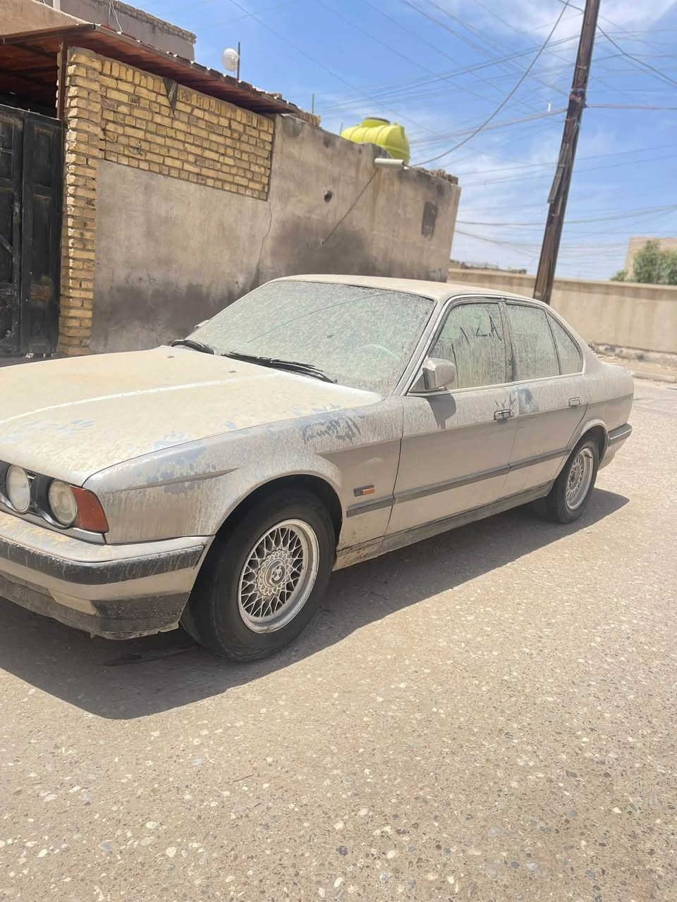 سلام عليكم بيئم 525 اصل بليته وسنويه كير عادي مكينه وكير كفاله جاهزه السياره ماعده التبريد عنوان ناصريه مركز السعر 38 وبيها مجال ***********
