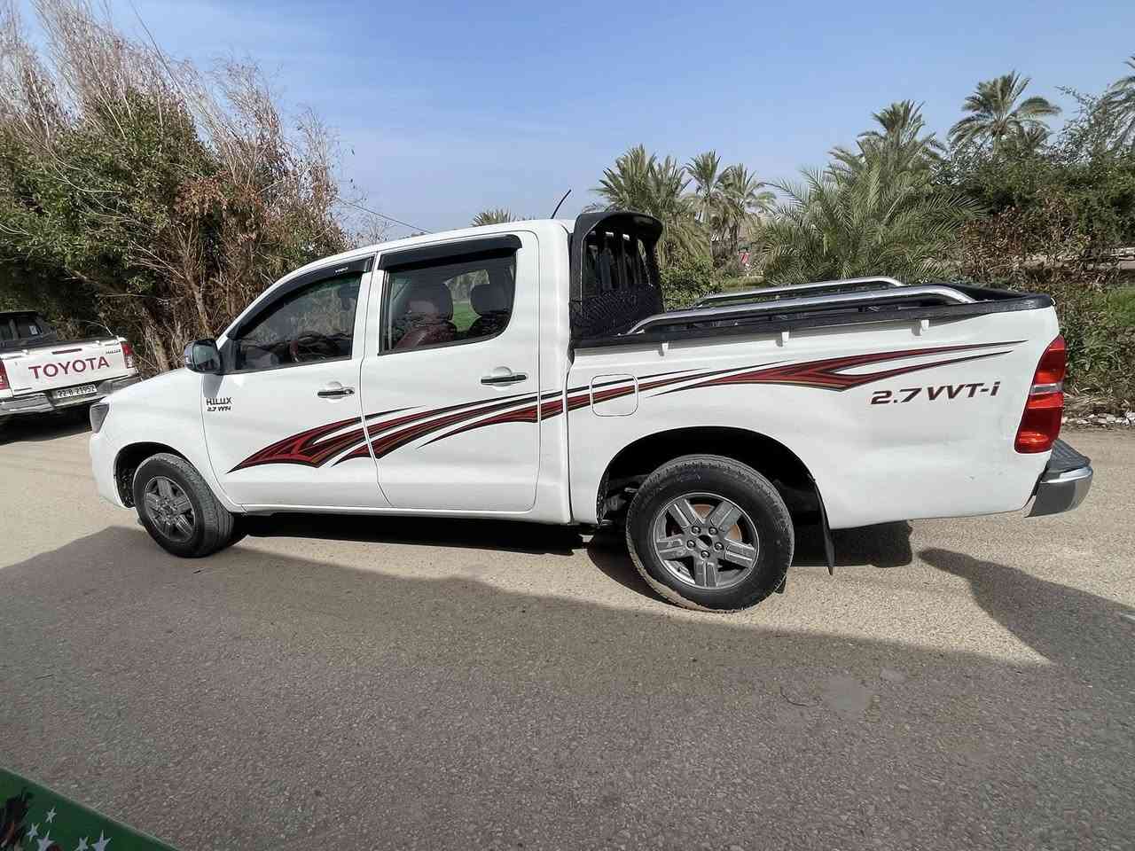 السلام عليكم هايلوكس البيع 2014رقم بصره كفاله كير محرك اكسن حداديه خير من الله تخم تاير توني شاده السونار معه الصور 
إلا ستفسار اتصل ***********
