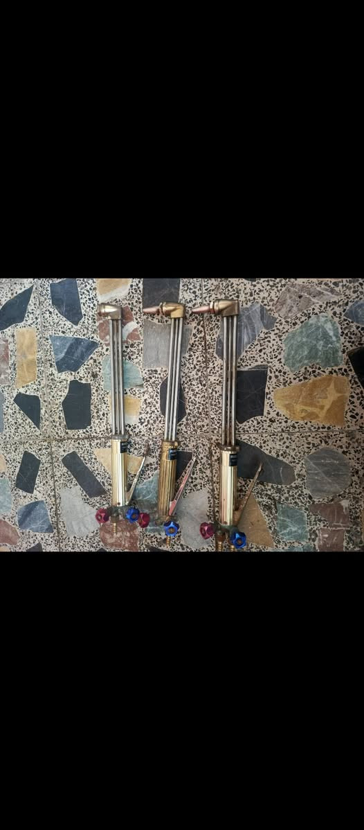 السلام عليك غراض حداده 
للبيع 
***********
عنوان بغداد
