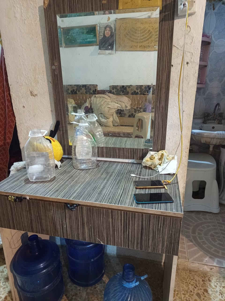 السلام عليكم غراض نضيفه وكلش زينات شاهد الله لكن سبب البيع نريد نشيل الشراي يتواصل عالرقم ***********
