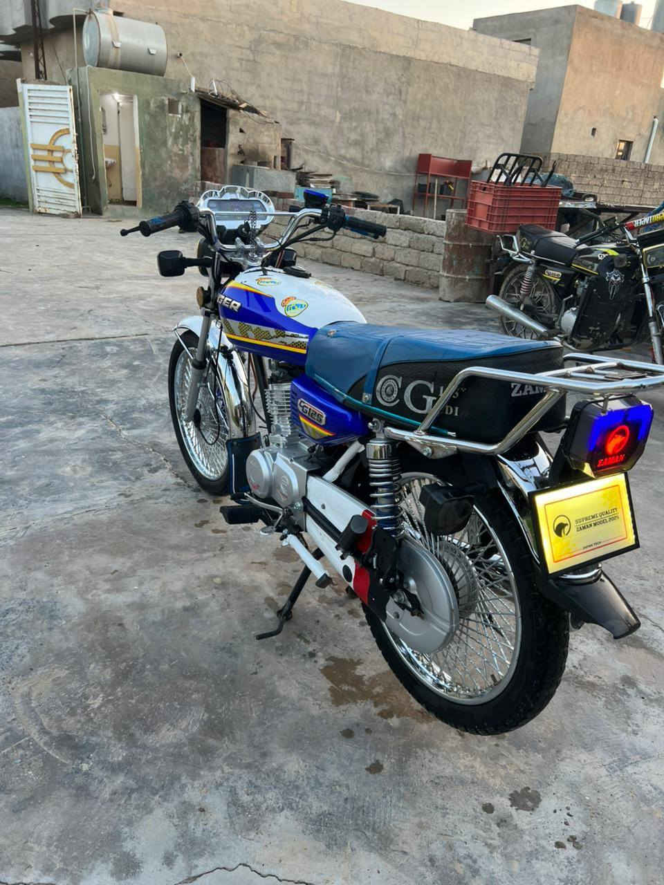 السلام عليكم بسبب الوعود الكاذبه جايك وجاني خاطر
ماطور تايكر موديل 25 محرك شرط كله شغال 
اشاير شغاله 
هورن شغال 
لايت عالي ناصي شغال 
نشرات شغاله 
لد شغال 
شراي اتصل ***********
