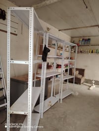 السلام وعليكم  رفوف للبيع نضيف ال يريد يخابر 07868037362