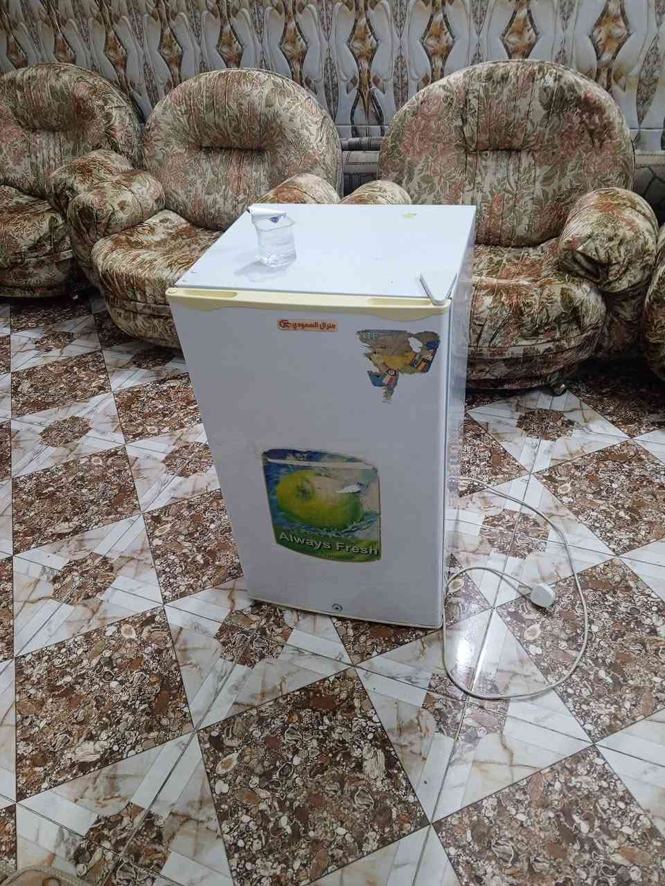 اغراض للبيع مال بيت السبب التحويل لغير مكلن
كبمن سعره اخو الجديد مابيهن ضرر المعالف
***********
