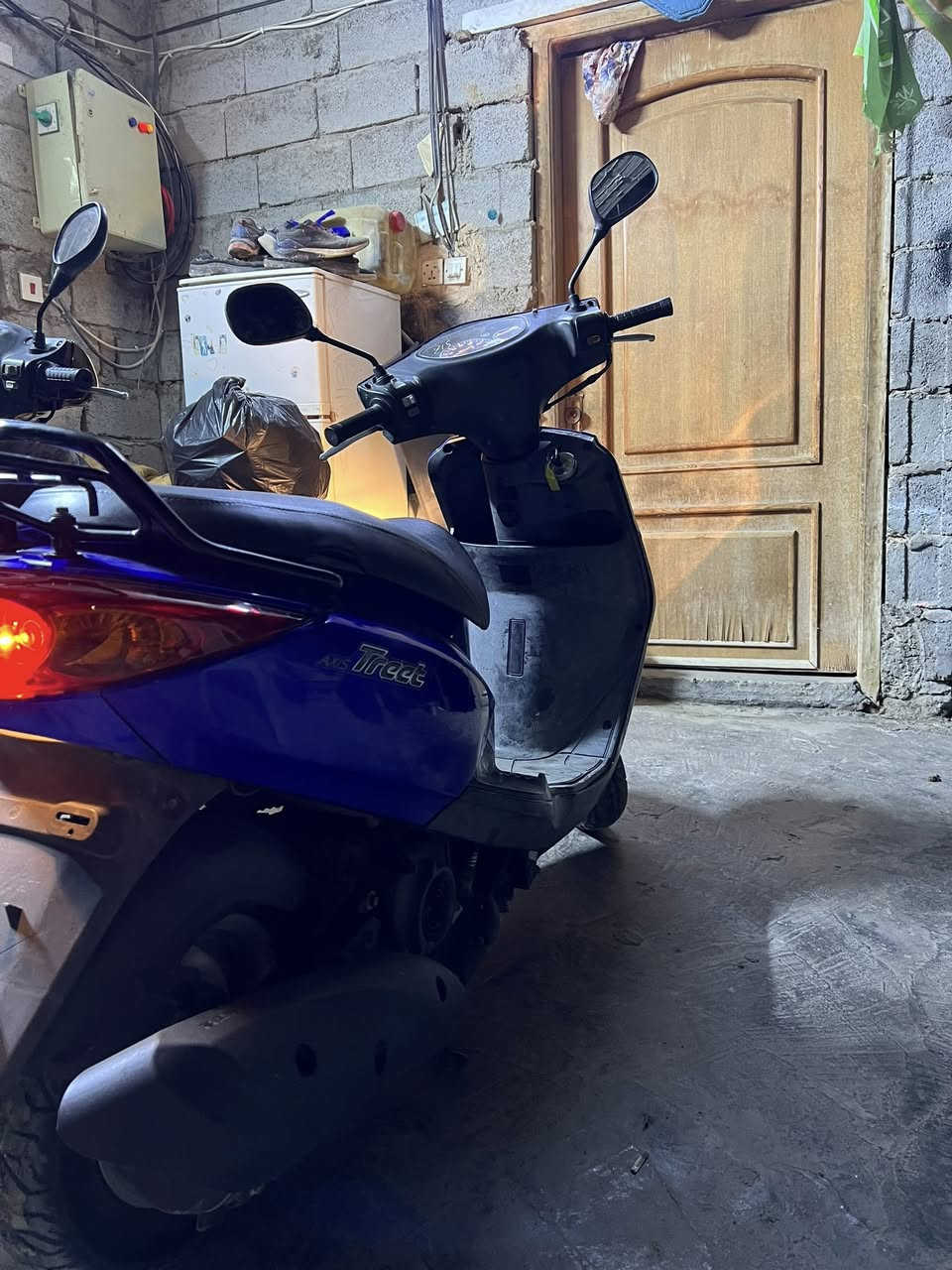 السلام عليكم دراجه للبيع جديده بمعنه الكلمه جديده دراجه كلهى بلاديه كل نقص مابيهى مكينه مامفتوحه السعر مليون و150وبيه مجال للستفسار خاص او واتساب ***********
