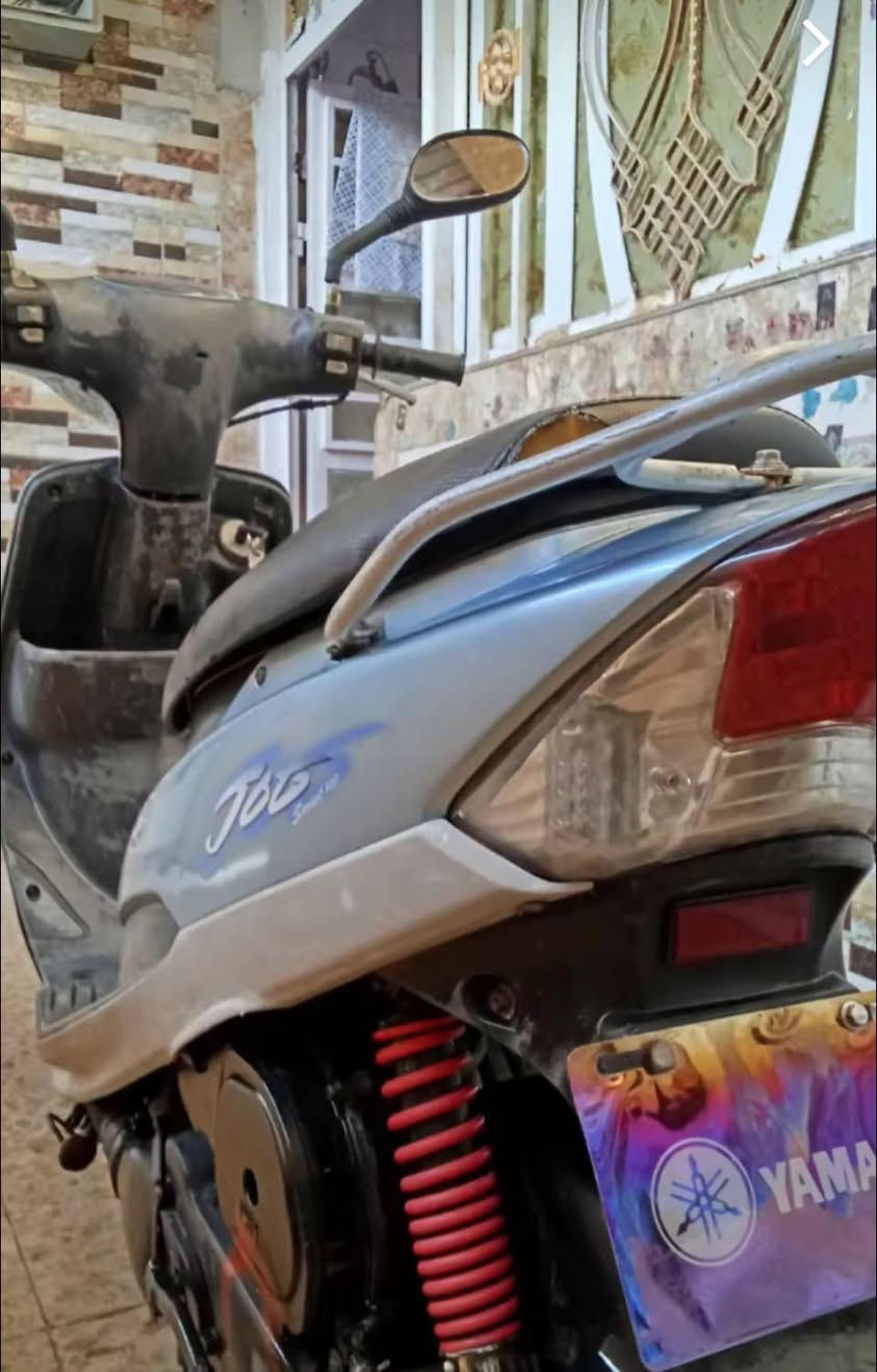 السلام عليكم دراجه ماكس منغولي مكينه مكفوله من الفتح  والتجفيت سلف هندر كهربائيات اشاير لايت كدام شغالات دراجه نضيفه وما تعبانه ملاح بلادي مكينه ٤٩ بلاد السعر ٥٥٠ وبيها مجال حك الجيه مو شراي لا تعبني اخيك دراجه مال واحد جناي  الرقم *********** موجود بل فيس
