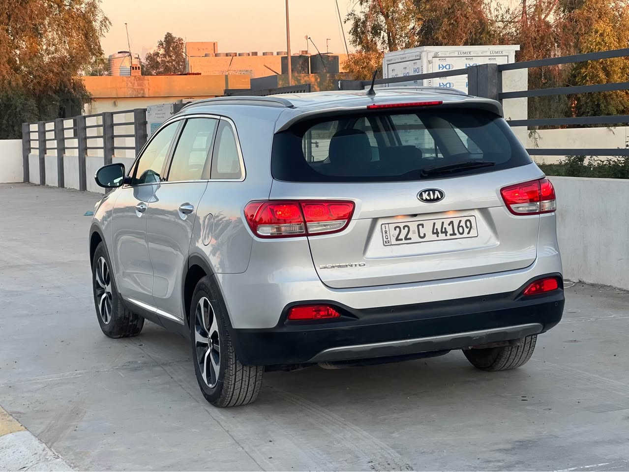 اسلام عليكم للبيع كيا سورنتو موديل 2017 وارد خليجی 
محرك ٤سلندر
كیرو محرك مامفتوح عیب مابی
بشرط تحویل غەرام  تایراط جدید  ورق مال بانزین بی
السیارە كلین سبوخ مابی كفال عام صونر نشرا
7 راكب 
تبريد 3 قطع 
ماشيه 125 KM
مواصفات 
بلاجكتۆر  اشار مری
شاشه جبيره 
كامره دوارة 
مري شفط 
تحكمات استيرن 
حساسات خلفيه امامي 
السياره جديده وجاهزه من كلشي 
السعر ١٨٢$
اتصل  ***********  واتس ئاپ  ڤایبر 
عنوان السياره  كلار كالار, السليمانية
