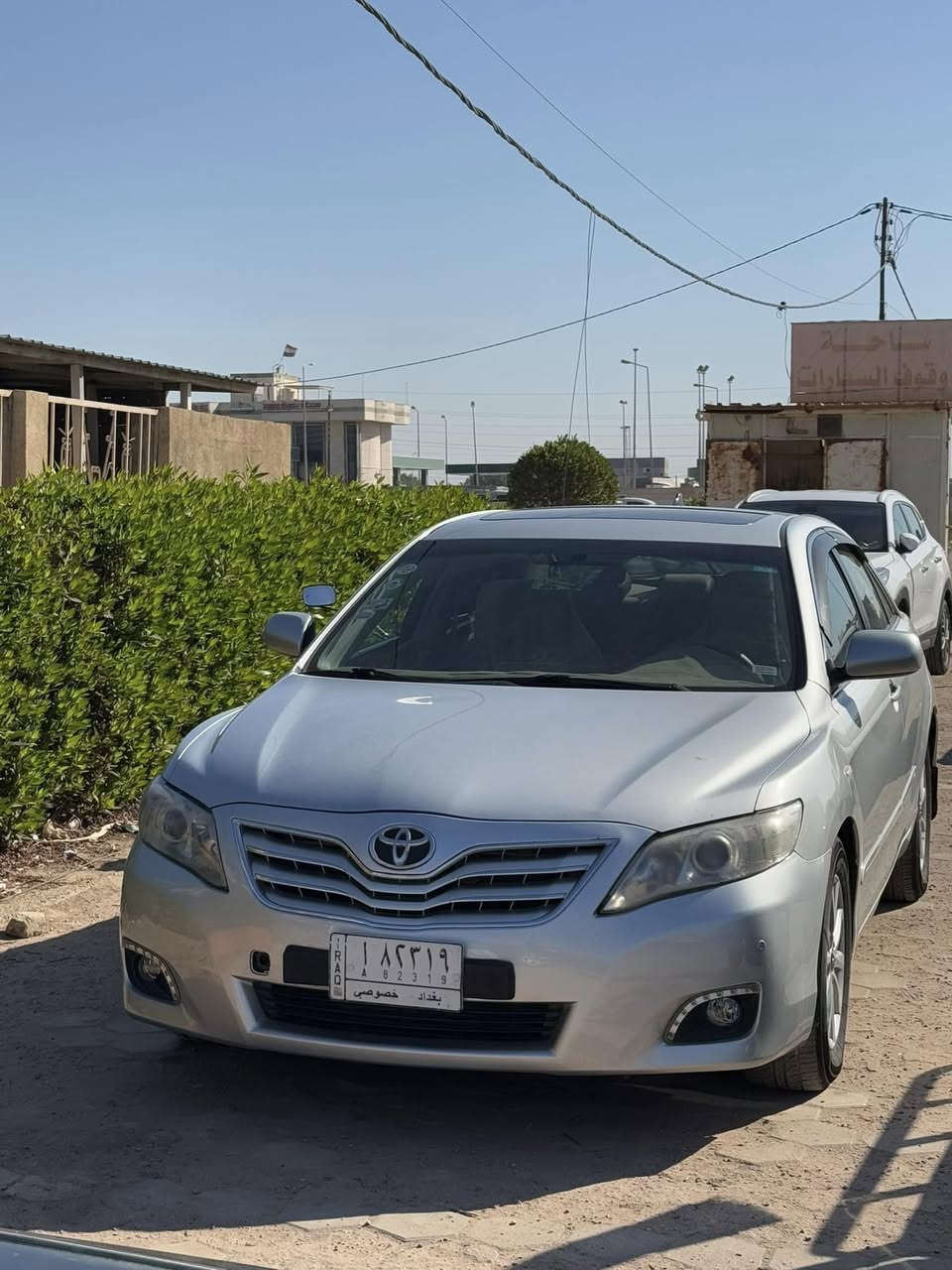 السلام عليكم 
للبيع
اليريد جديد ومكفول كتلوك الشركه بعده بيها 
تيوتا كامري 2010 خليجي كفاله عامه 
كير ومكينة بجيس بشرط 
كهربائيات بشرط
صدر امامي خلفي جديد 
تخم تاير جديد سبير جديد 
مواصفات GLX معروفه
فتحه سقف
برده خلفيه كهرباء 
اناره داخليه اضواء ترحيب 
كشن كهرباء 
تحكم ستيرن 
مثبت سرعه 
شاشه وكامرا خلفيه 
تبريد قطعتين ثلج 
حساسات امامي وخلفي 
السياره رقم بغداد دولي مشروع وطني باسمي تحويل ثاني يوم 
مكان السياره واسط الكوت مركز المدينه 
للاستفسار ***********
