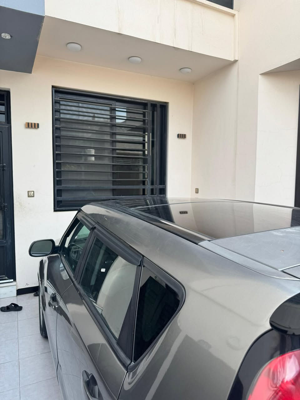 سلام عليكم 
كيا صول موديل 2016 وارد امريكي بيه فقط بارد بالخشم مالت البنيد والجالغ وشويه بالباب بدون ايرباك محرك 2000 ماشيه 100 الف السياره فول مواصفات بصمه كشنات جلد كشن كهرباء بنوراما داخل لونيين السياره جاهزه بدون نقص السعر 123$ وبيه مجال قليل للاستفسار 
***********
