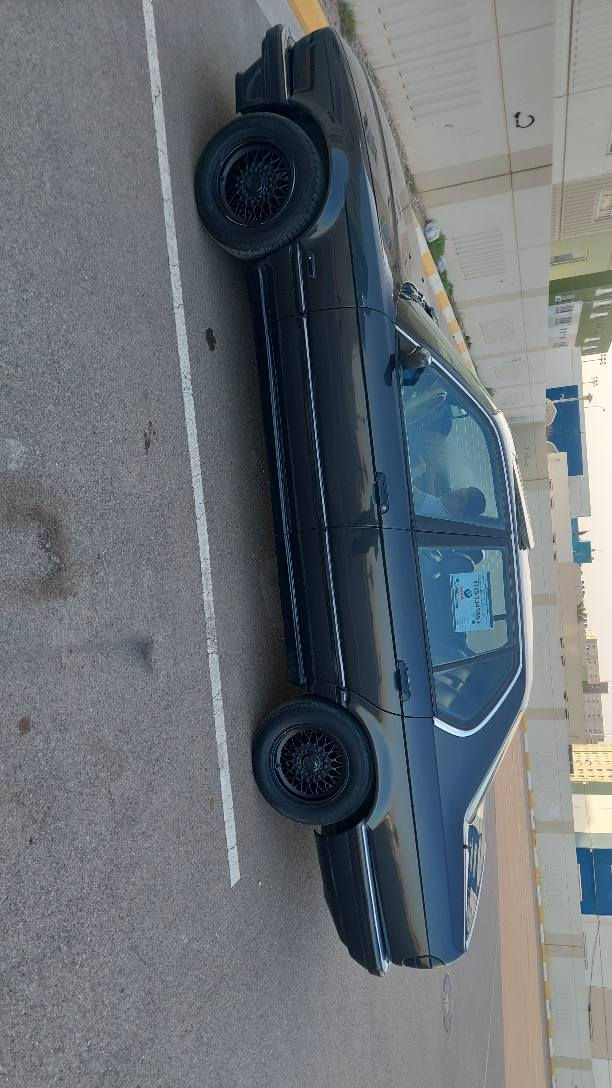 للبيع bmw
 محرك v6 مفتوح
 كير سلس وكل مشكله مابيه 
حداديه جديده 
٥ تايرات جدد ٥ويل كب خليه
عده الشركه موجوده 
سلايت شغال طكتين 
كيجات شغاله
كهربائيات شغاله
كشنات جلد بلاديه
تبريد قطعتين شغال 
للعلم السياره مشتركه بمسلسل والها فديوات 
اي استفسار اسال علعام واجاوبك او اتصل ***********
