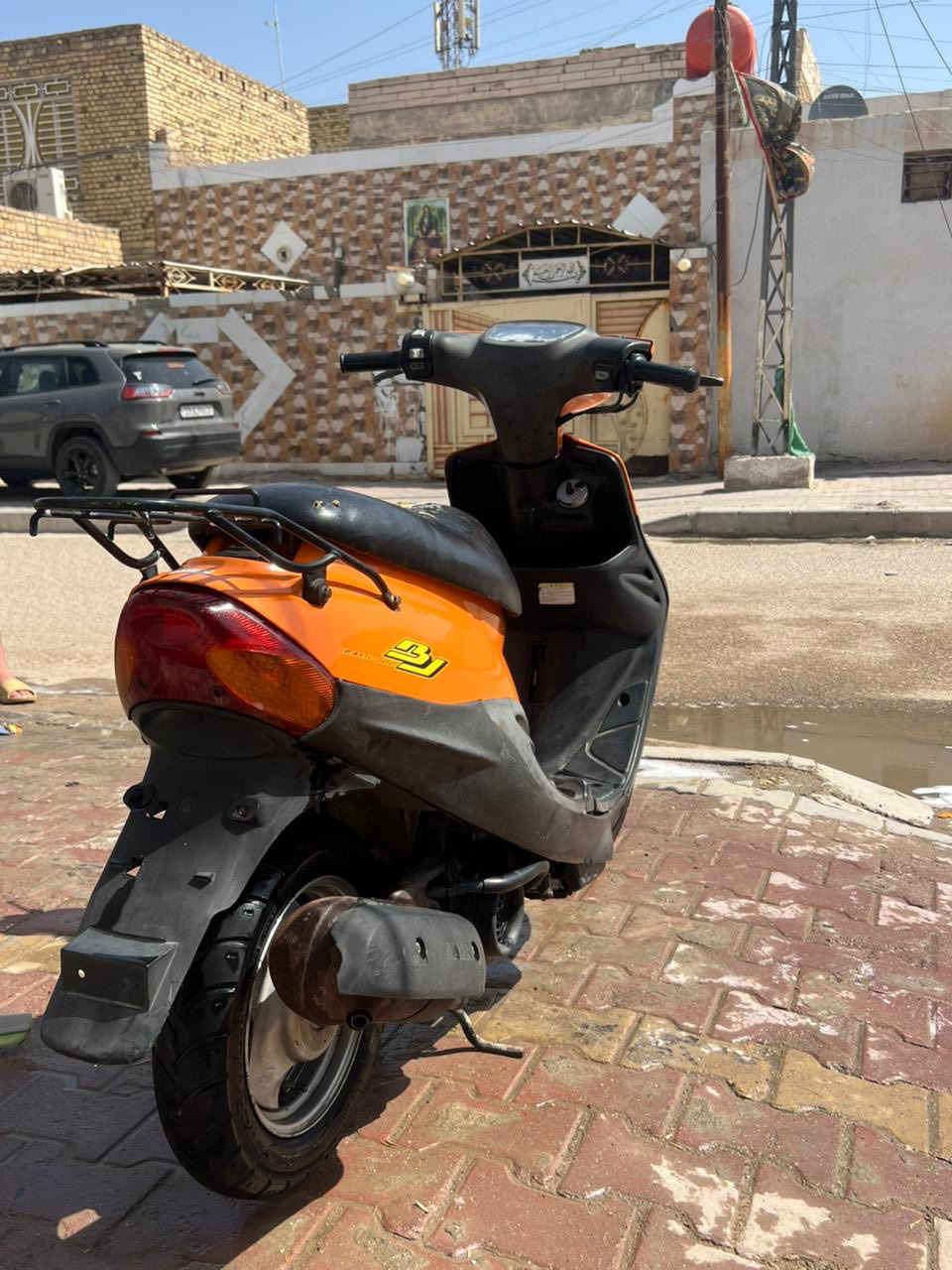 سلام عليكم دراجه ام تسعه للبيع مكينه مكفوله ما ناقصه شي الدراجه فقط تريشه ضايعه السعر550 
***********
