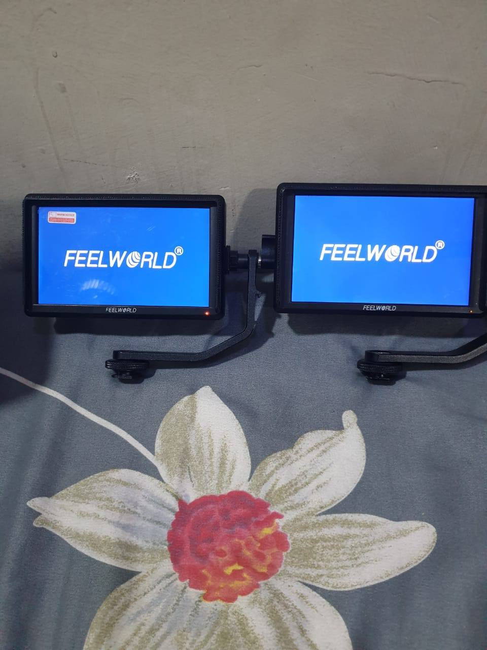 السلام عليكم غراض تصوير للبيع وكلها اخت الجديدة مع كل حاجة كارتونه مالتها
رونن RS3 كومبو مع حاملة يد اضافي ما عدى الي وياه كل ماطوراته شغاله 100% السعر 800 الف 
مونيتر كامره ماركة معروفة قطعتين سعر الوحده 75 الف واذا اثنين 125 الف 
كامره كانون D800 لمس مع كرب بطاريات 🔋 2 شاحنه 2 عدسة 2 وحده 50m والثانية الأصلية مالتها 18-55 السعر 400 الف
إضافة مستمره عدد 2 ابيع سوى 400 الف استعمال مرة وحده
ستاند اضائه عدد 2 سعر الواحد 30 الف
ستاند كامره عدد 3  سعر الواحد من 50 الف الى 30 الف 
رامات كامره سان دسك الأصلي  سرعه 200  الكل تعرفه V30
256 السعر 80 الف
128 السعر 50 الف
64 السعر 25 الف
رام صغير 
128 السعر 60 الف
32  السعر 25 الف
كارد ريدر 15 الف
كيبلات HD السوني a7iii و a7iv السعر الواحد 10 الاف 
اضائة محموله اصلي مو تقليد السعر 80 الف 
بطاريات اضائة عدد 5 سعر الواحد 20 الف
قبظة ستاند جديده استعمال 3 مرات 40 الف
قطعة مال ريلز السعر 20 الف
حامل تلفوني مغناطيس لتصوير كواليس 20 الف
اضائة كامرة السعر 40 الف
نيك مايك شركة معروفة مو امزون 
m2 استعمال مرة وحده السعر 125
m1 سعر الواحد 75 الف وبيها واحد سحاب الجنطة خربان
شاحنه بطارية سوني 4 ام البطاريات 2 سعر 40 الف 
تم البطارية الوحده 25 الف
بطاريات سوني 4 عدد 2 وحده تجاري تكدر تشحنها من نفس البطارية والثانية اصلية سعر التجارية 25 الف والاصلية 60 الف 
مكاني بغداد حي الجهاد 
***********
