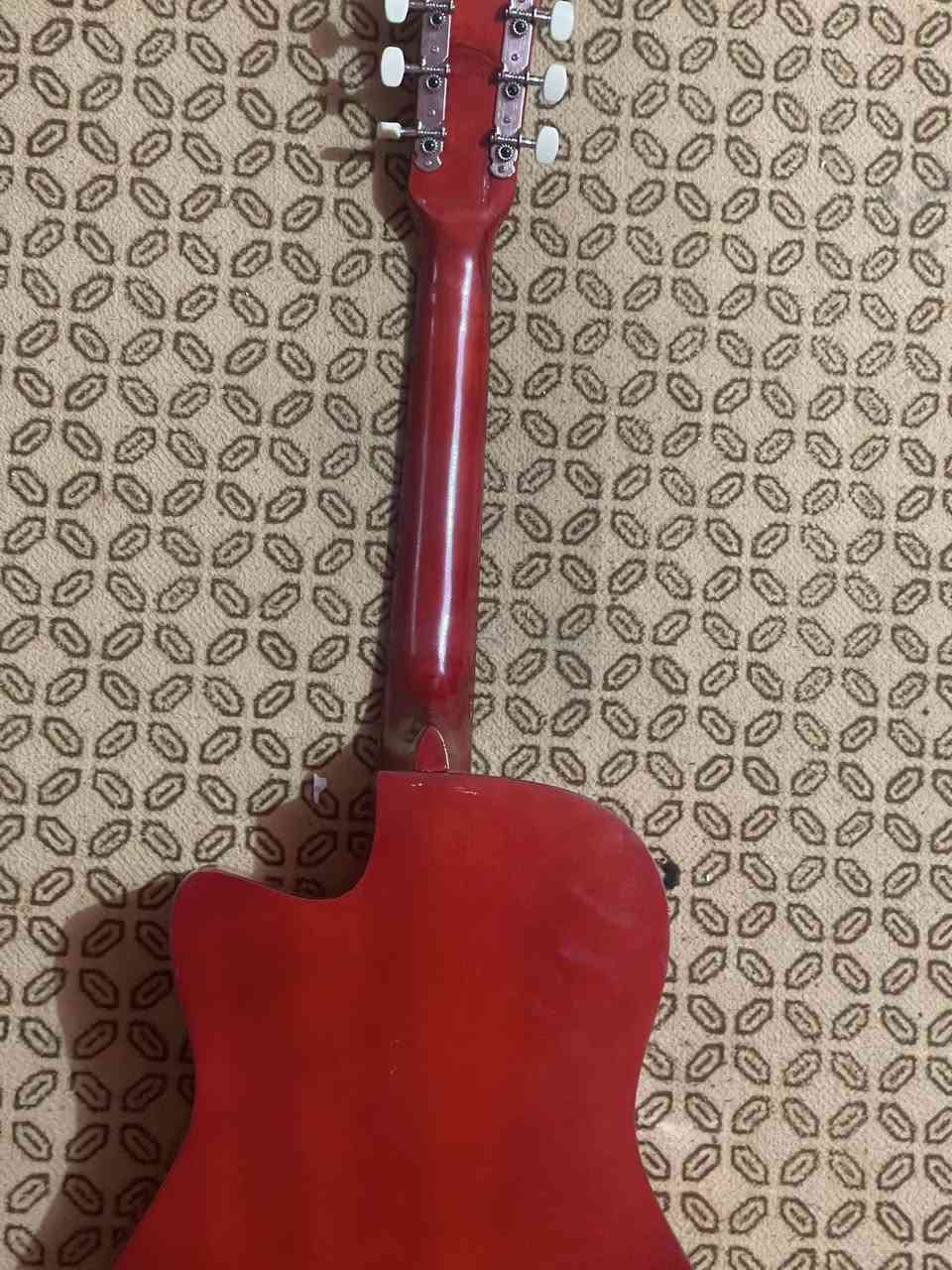 السلام عليكم
تلفون POCO x3 pro
بية فطر بالشاشة التلفون ابد ممفتوح ذاكرتة ١٢٨ 

اما الكَيتار ما مستخدم ابداً يفيدك إذا تريد تتعلم عزف أو ديكور مع الجنطة 
التلفون بـ ١٥٠ وبية مجال 
الكَيتار بـ٦٥ كذلك بية مجال

للتواصل اكثر  واتساب أو اتصال ***********
