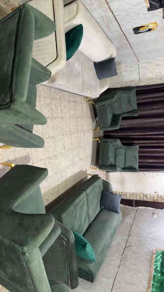 تخم تركي سرير قلاب 10 مقاعد نظيف 
سعره 450 وبي مجال لبياع 
يوجد توصيل بكروه ب واتساب
***********
